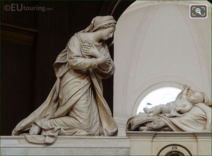 Virgin Mary with Baby Jesus statues in Eglise Saint-Roch