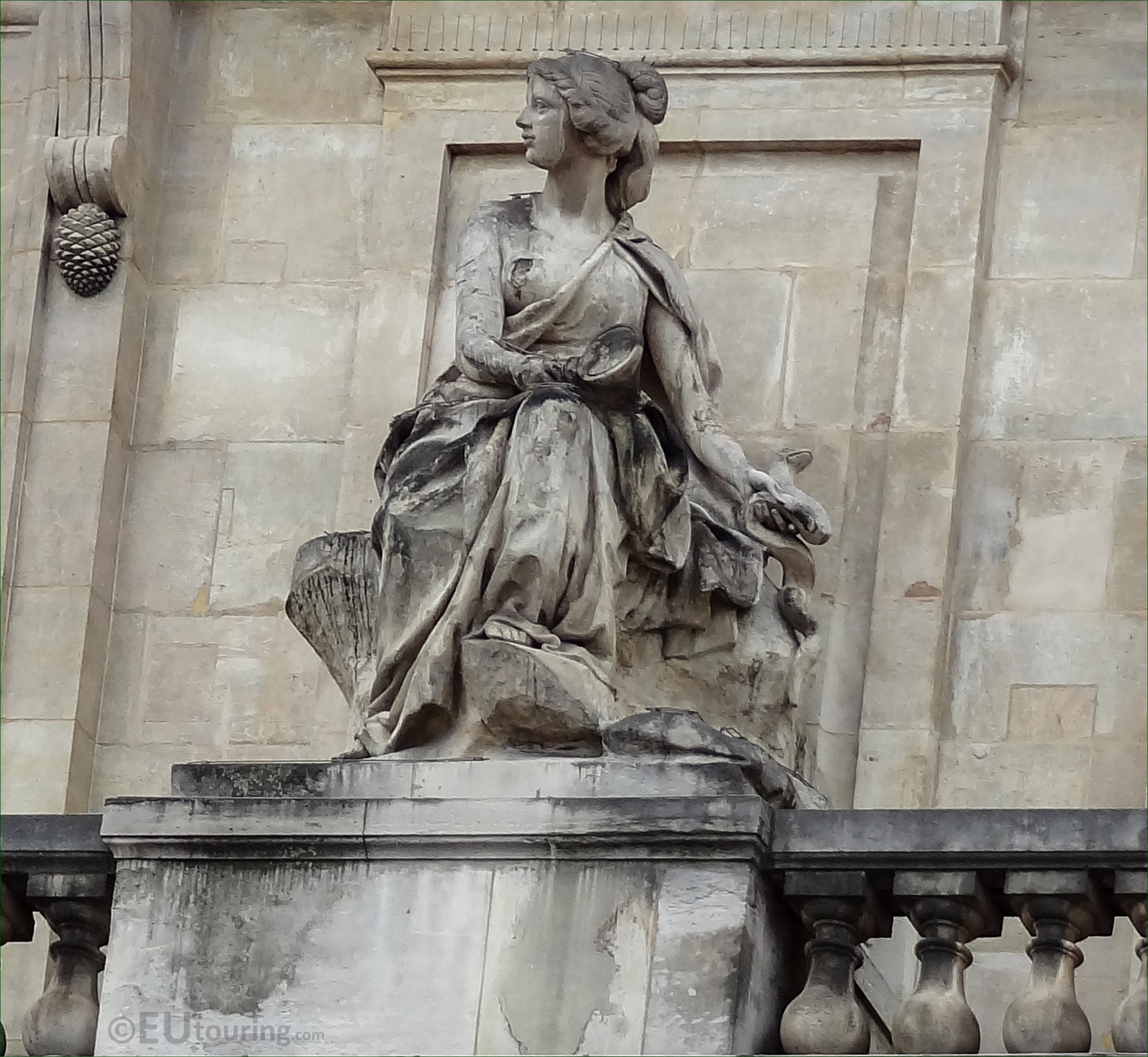 La Prudence statue on Palais Royal in Paris - Page 1170