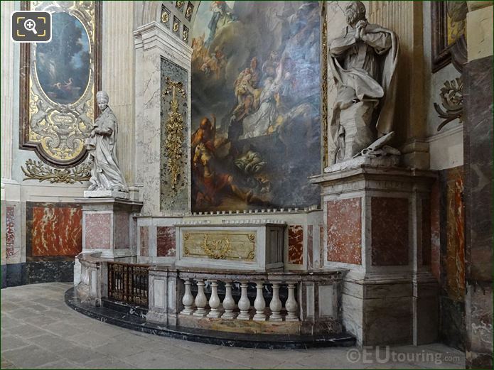 Chapelle Sainte Genevieve and Saint Gregoire Le Grand statue on left side