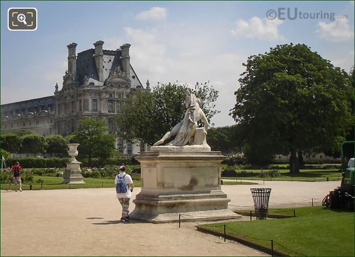 View showing back of Alexandre Combattant statue