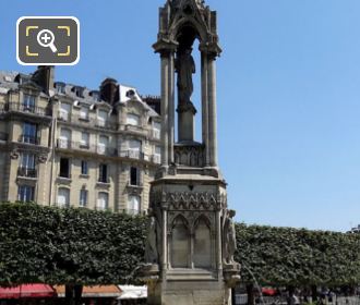 Notre Dame's Fontaine de la Vierge