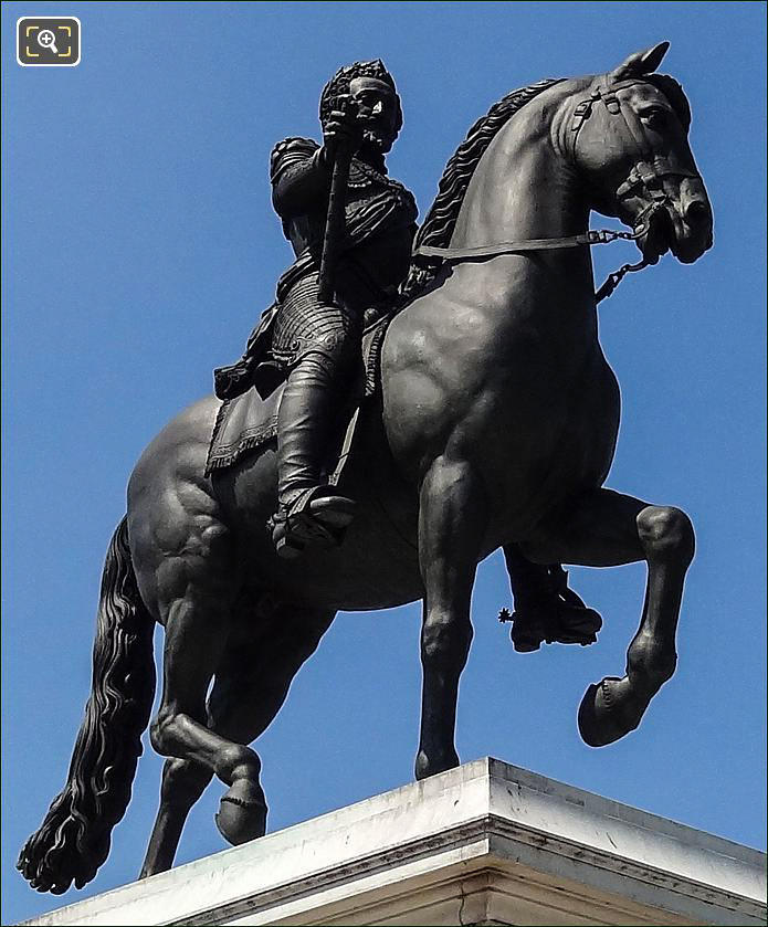 Equestrian statue of King Henri IV