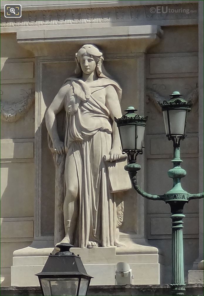 La Force statue on Palais de Justice