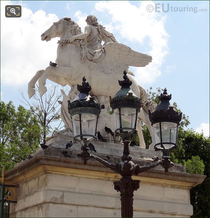 Tuileries La Renommee Montee sur Pegase statue