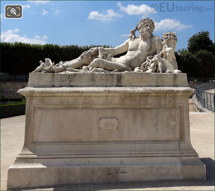 Le Nil statue at Jardin des Tuileries