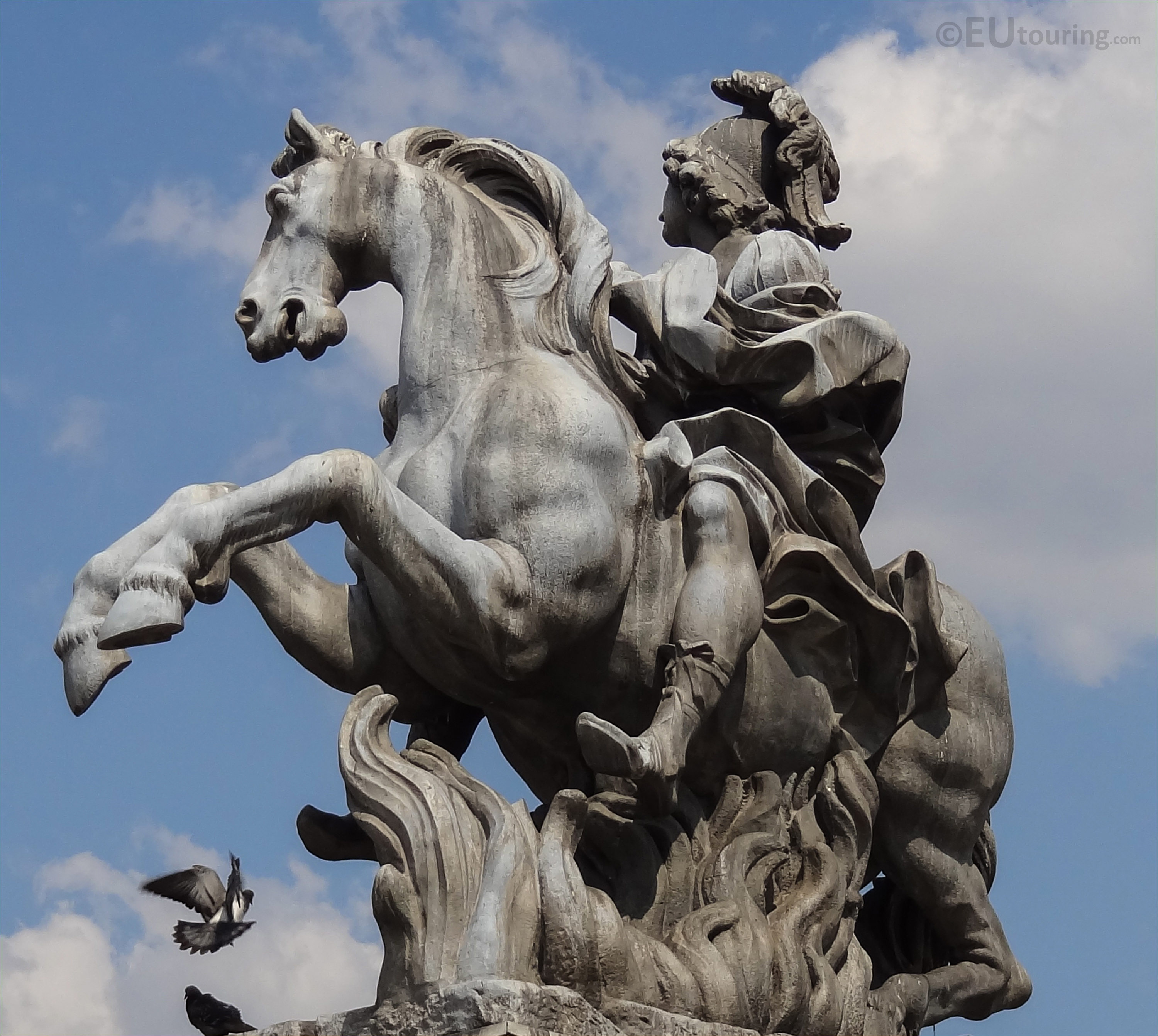 King Louis XIV equestrian statue at Musee du Louvre - Page 26