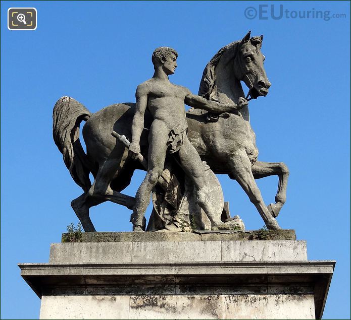 Pont d'Iena statue Roman Warrior