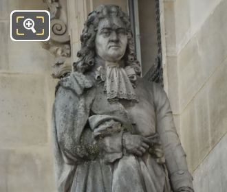 Statue of Hyacinthe Rigaud sculpted by Victor Therasse