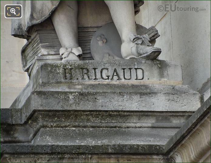 Hyacinthe Rigaud statues stone base with inscription