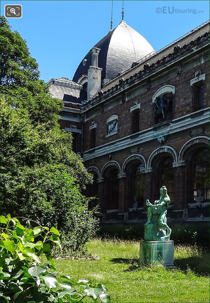 Bronze statue by Paul Richter