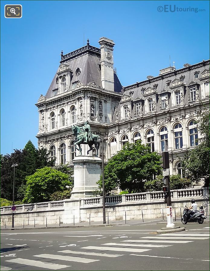 Etienne Marcel statue by Jean Antoine Idrac