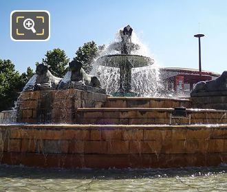 Fontaine aux Lions with Pauline statue