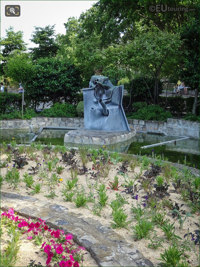 Fontaine de L'Hydrorrhage by Jean Ipousteguy