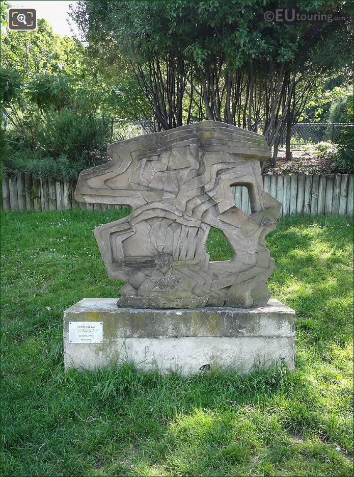 Belon Arme sculpture by Erwin Patkai