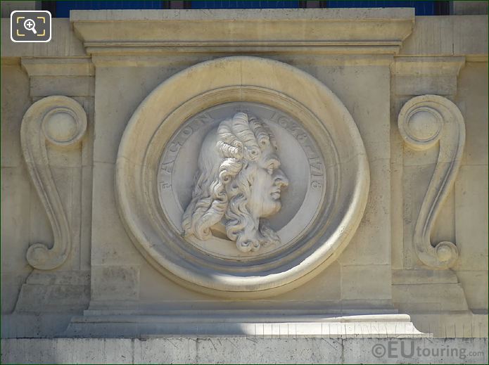 Guy-Crescent Fagon bust statue in Paris