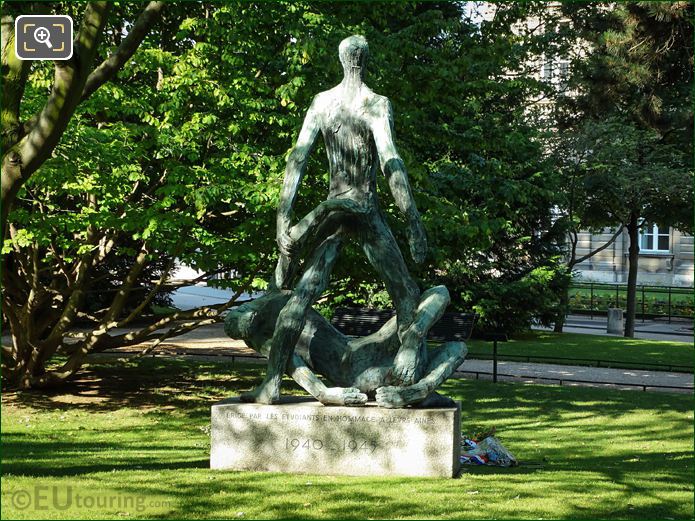 Back of Etudiants morts dans la Resistance monument