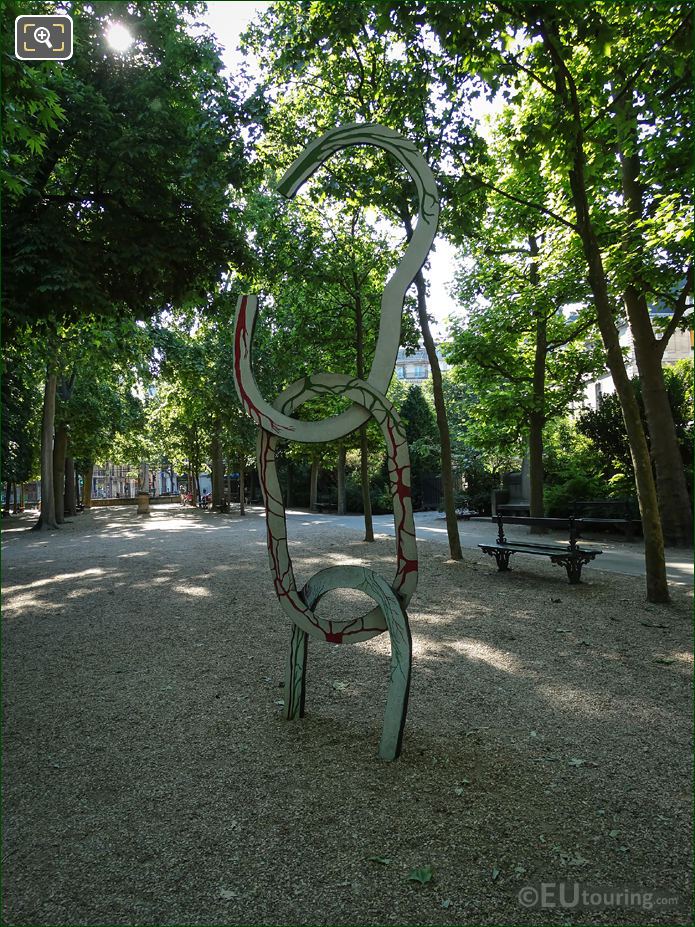 Le cri, l'ecrit sculpture in Luxembourg Gardens