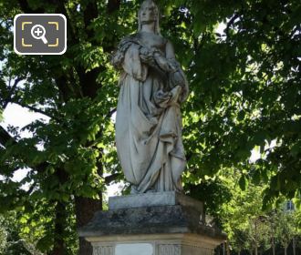 Luxembourg Gardens statue of Louise de Savoie