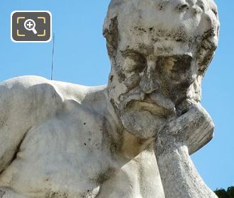 Marius debout sur les ruines de Carthage sculpture