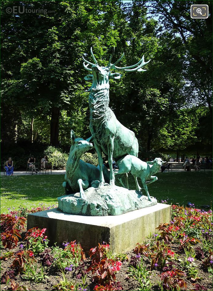 Stag doe and fawn bronze statue