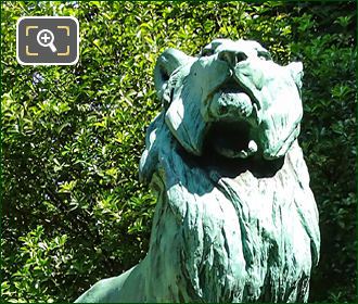 Le Lion de Nubie et sa Proie statue by Auguste Caïn