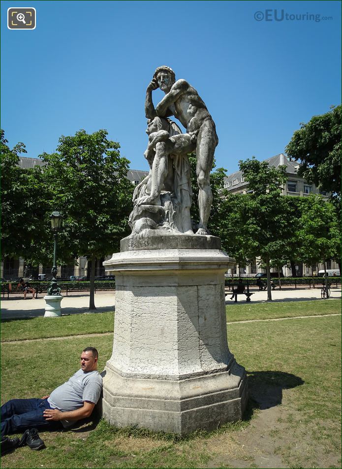 Jardin Robert Cavelier de la Salle statue Le Crepuscule