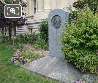 Jean Baptiste Perrin monument with the Grand Palais