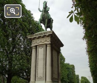 Monument to Lafayette front view