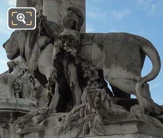 Pont Alexandre III statue Lion and Child