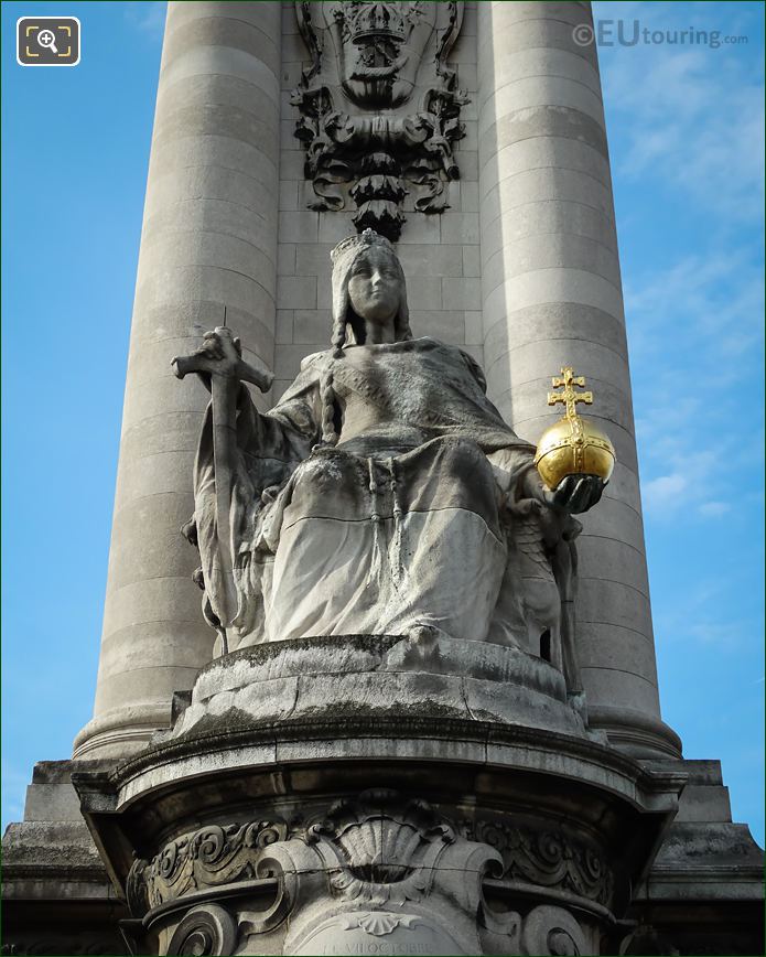 France de Charlemagne statue created by Alfred Lenoir