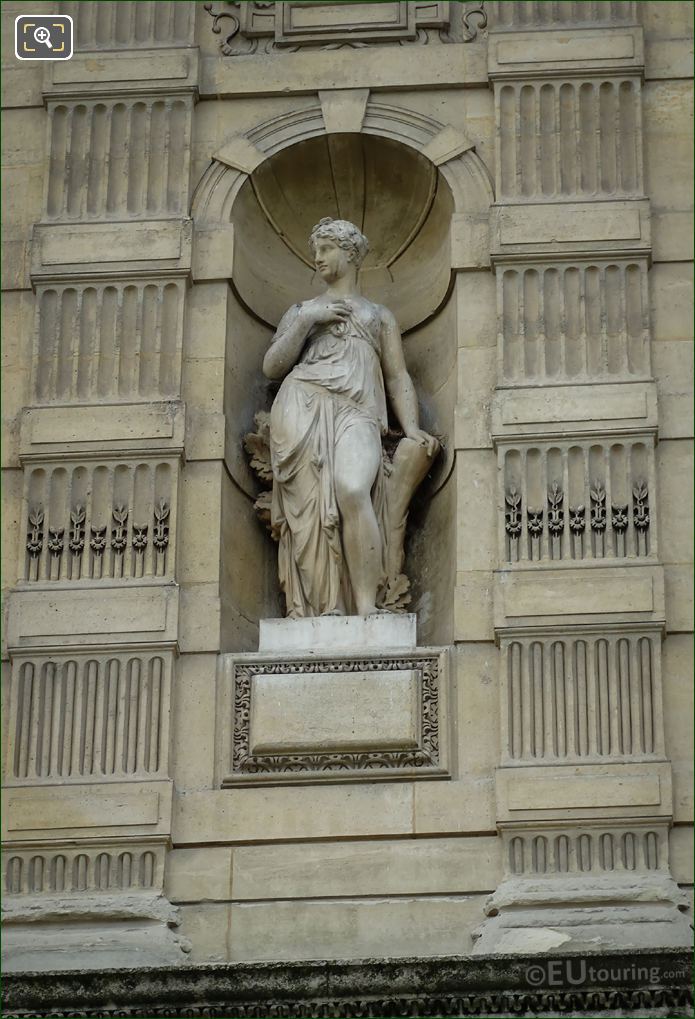 Nymphe statue on Aile de Flore