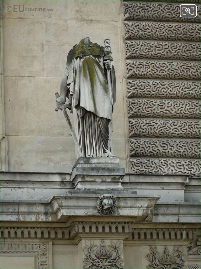 Le Patriotisme statue at Pavillon des Etats