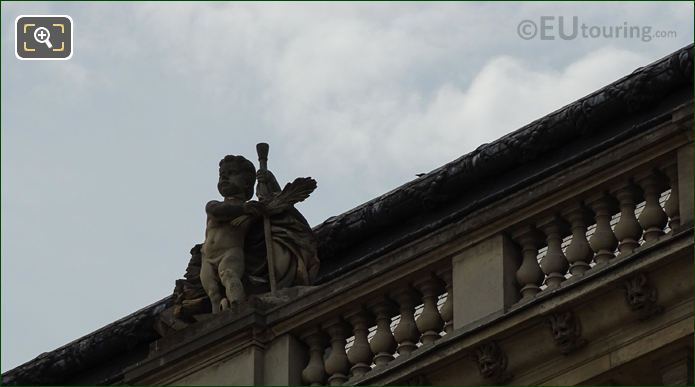 Victoire statue, Pavillon des Etats, The Louvre, Paris