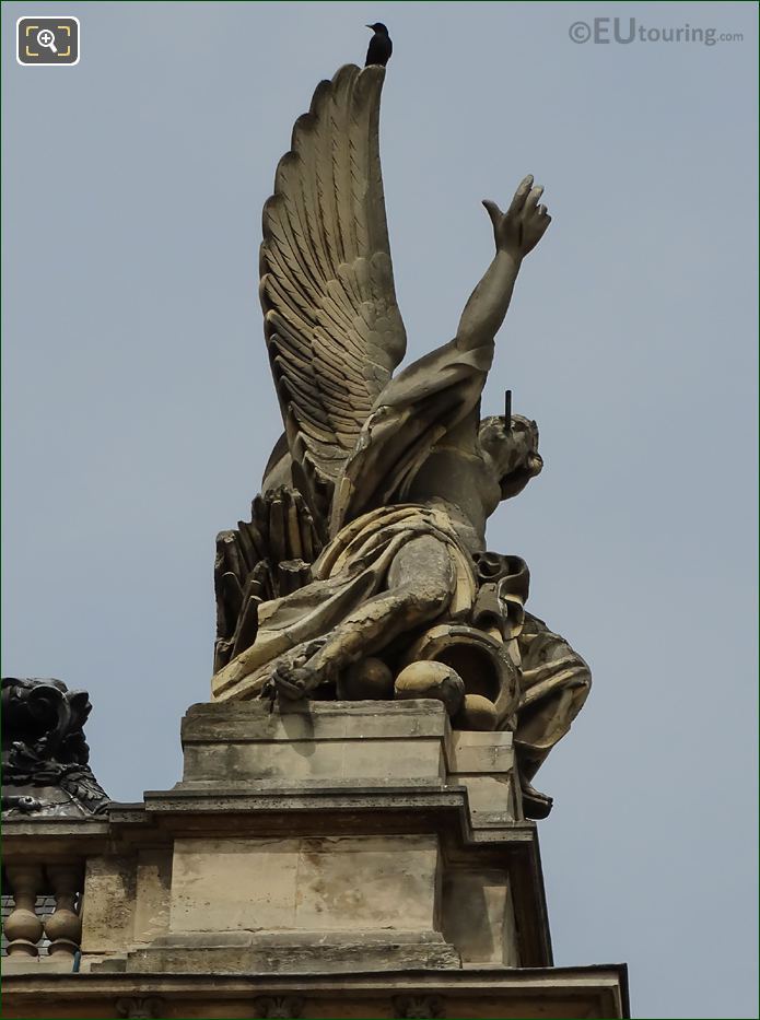 Musee du Louvre La Guerre statue