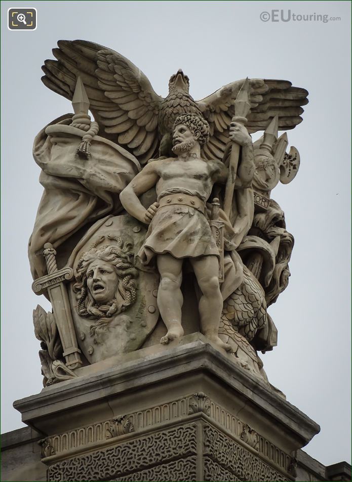 Guerre statue group on Aile Henri II