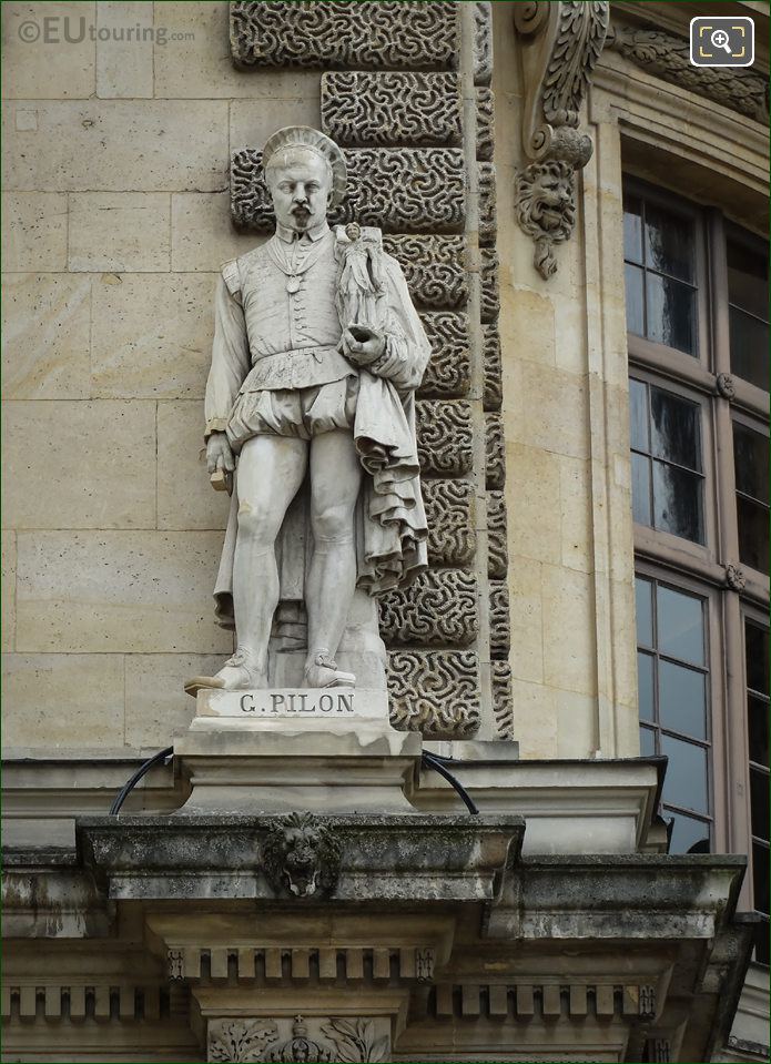Germain Pilon statue on Rotonde d'Appolon