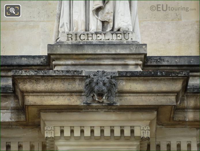 Inscription on Cardinal Richelieu statue