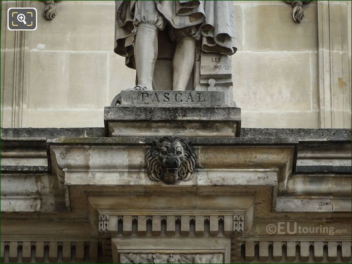 Inscription on Blaise Pascal statue at the Louvre