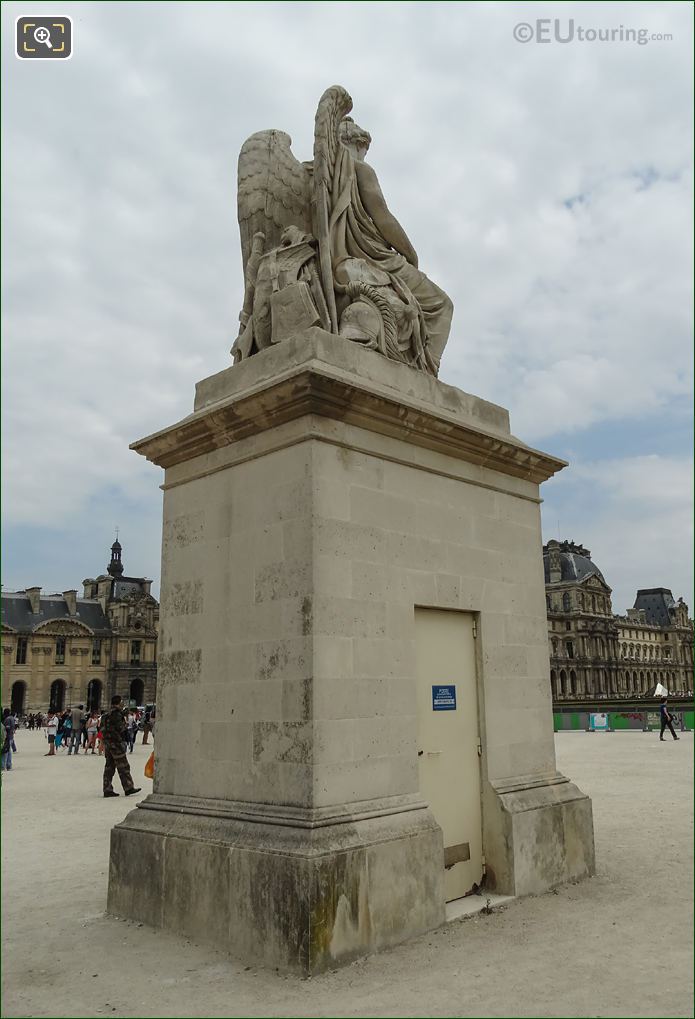 Place du Carrousel and statue The History