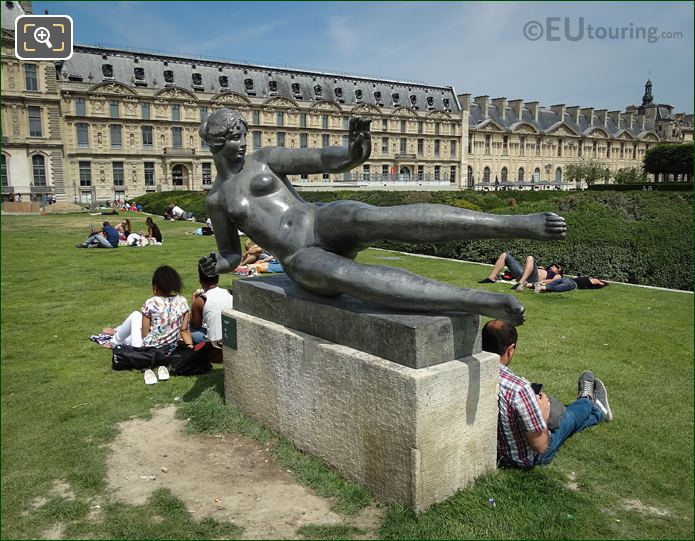 Statue L'Air dedicated to Aeropostale workers