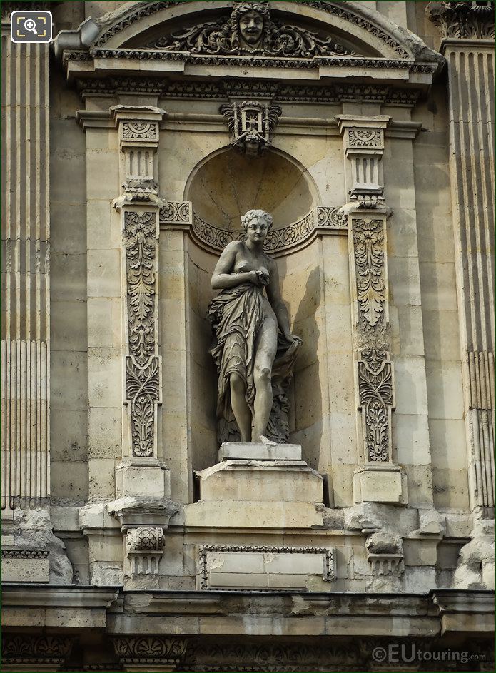 Nymphe statue on Grande Galerie