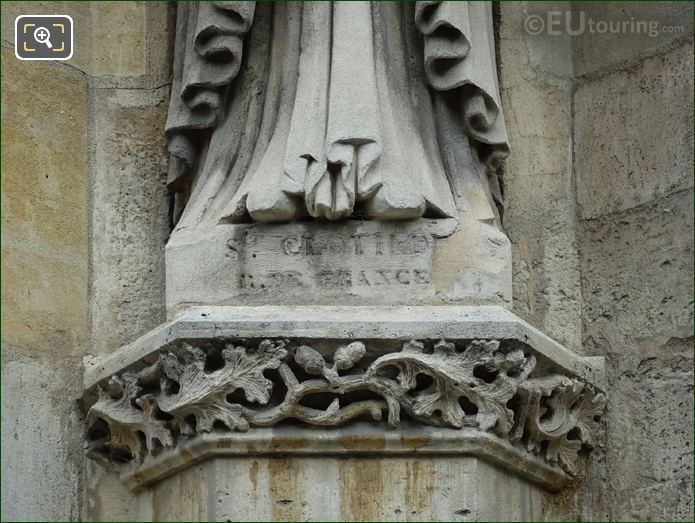 Name inscription on Sainte Clotilde statue