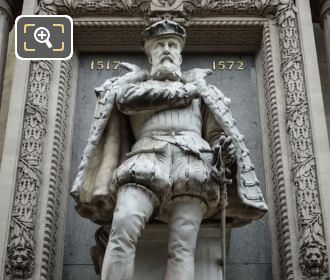 Gaspard de Coligny statue by Gustave Crauk