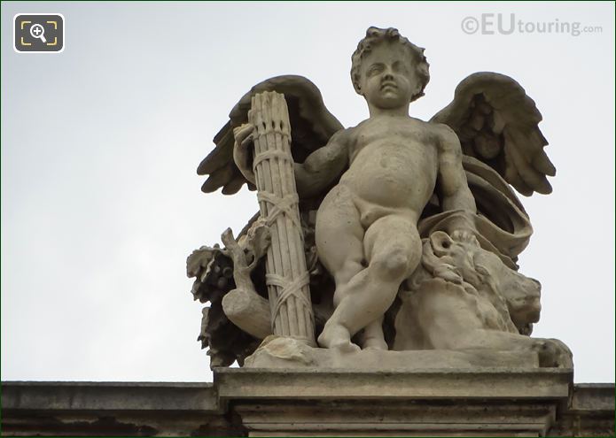 Aile Daru with La Force statue on balustrade pedestal