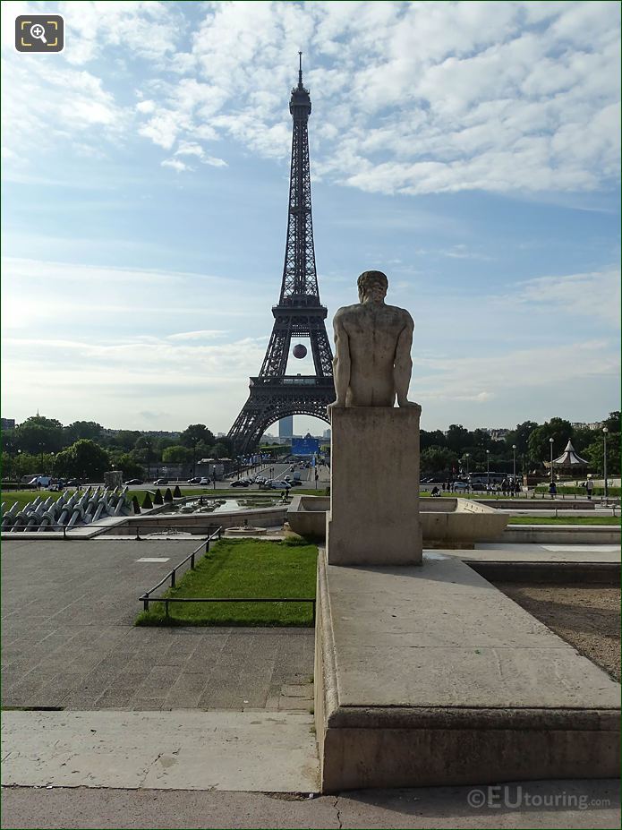 Jardins Trocadero statue L'Homme