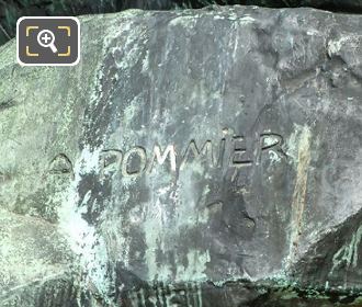 A Pommier inscription on Hercules and Bull statue
