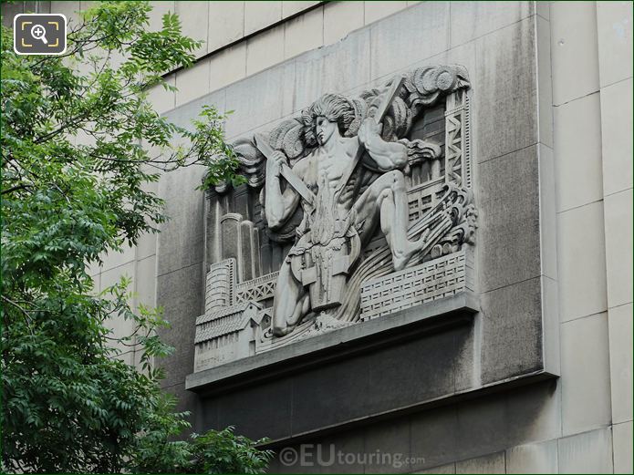 L'Art de la forge on Palais de Chaillot NE wing