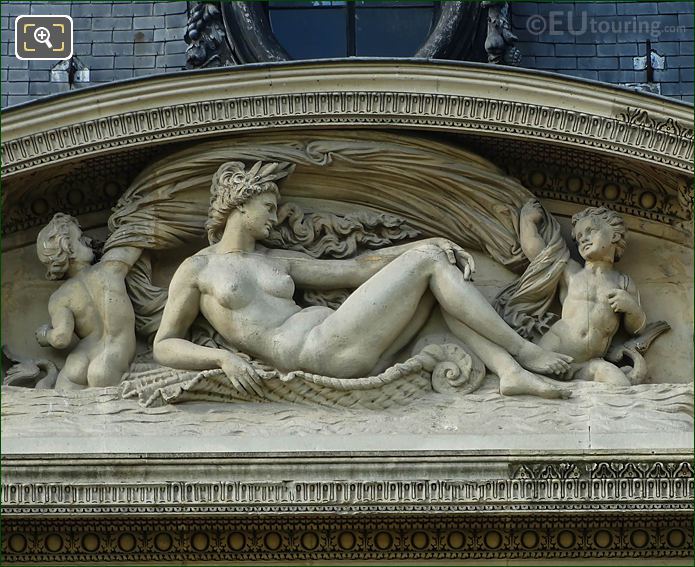 Fifth pediment sculpture Aile de Flore