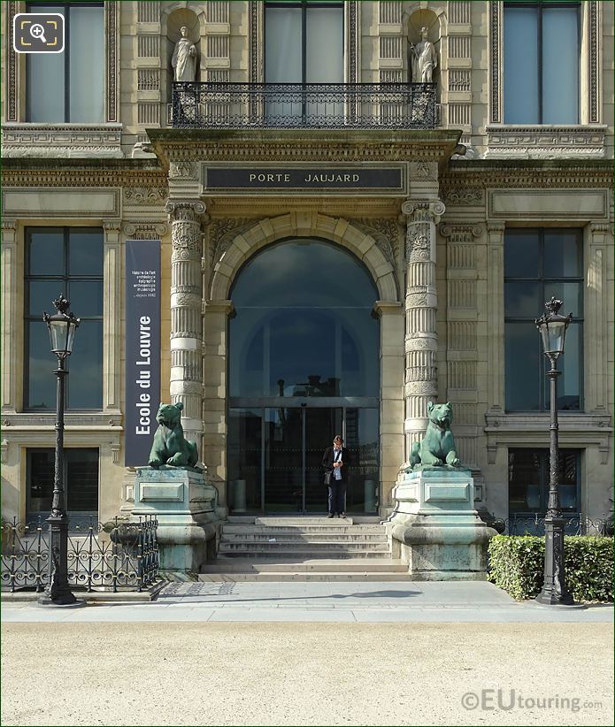 Porte Jaujard entrance Aile de Flore with lioness statues