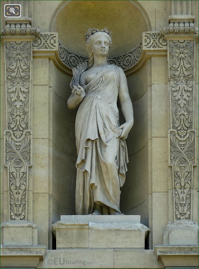 Female statue 1st Level Pavillon de Marsan